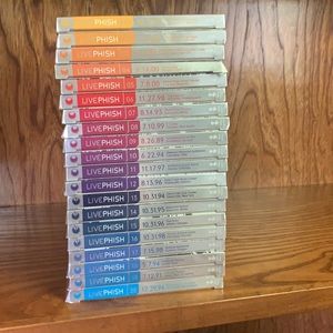 COLLECTIBLE PHISH LIVE TOUR CDS.